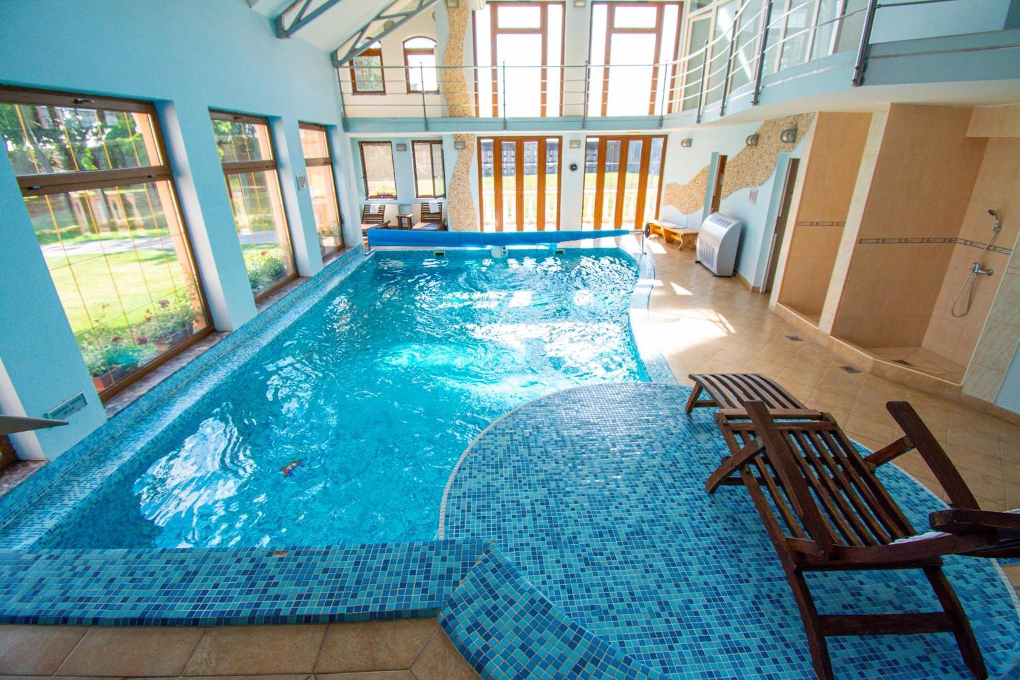Hotel Villa Majur Subotica Buitenkant foto