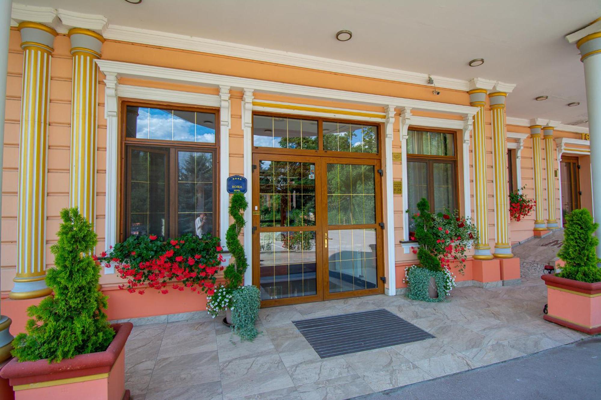 Hotel Villa Majur Subotica Buitenkant foto