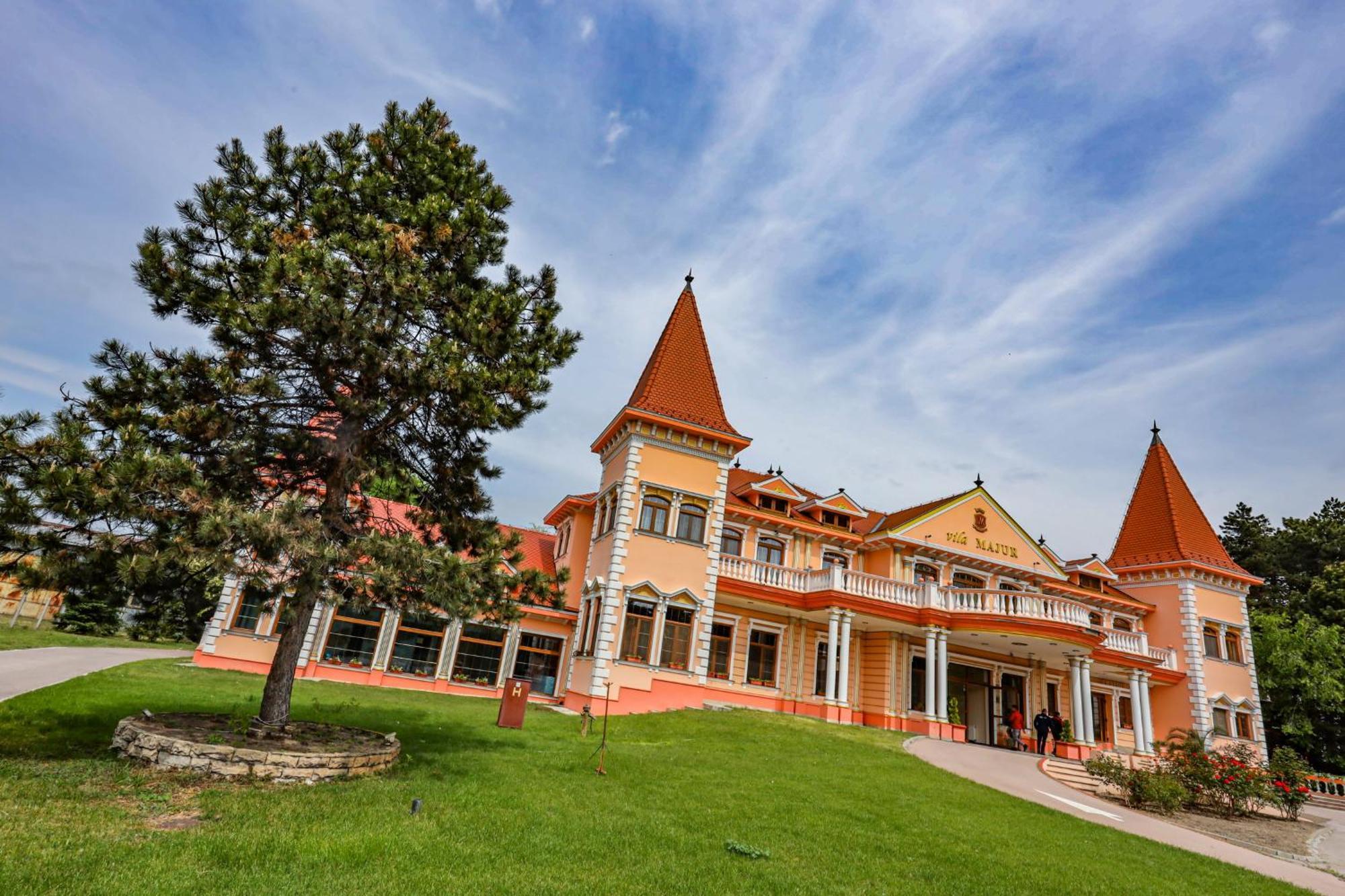 Hotel Villa Majur Subotica Buitenkant foto